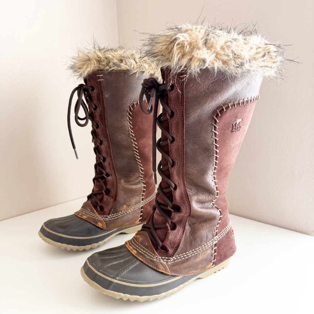 Sorel Cate The Great 7 Fur-Lined Lace-Up Boots size 6